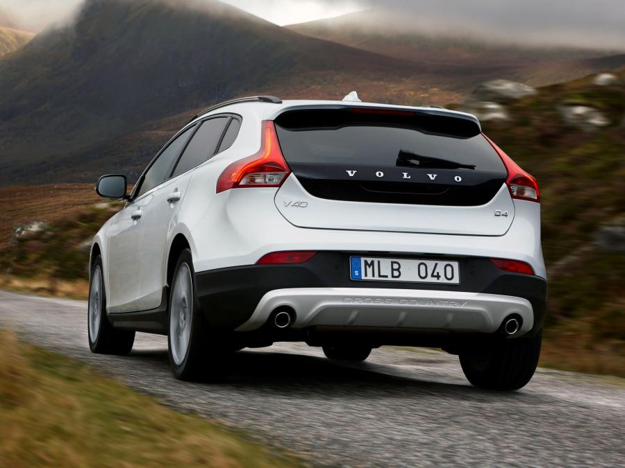  Volvo V40 Cross Country D4 2012 года  (фото 12 из 20)
